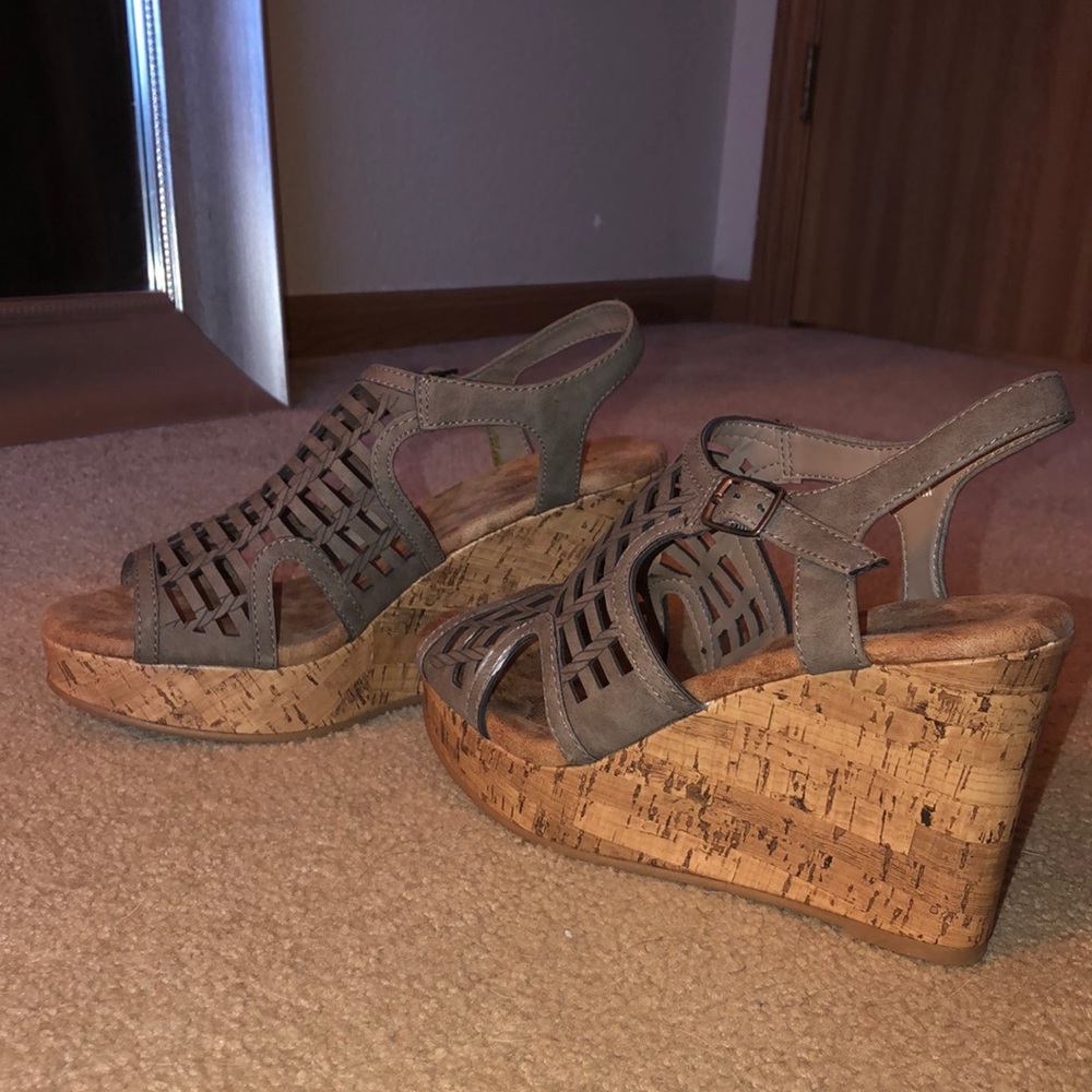 Maurices wedges never worn